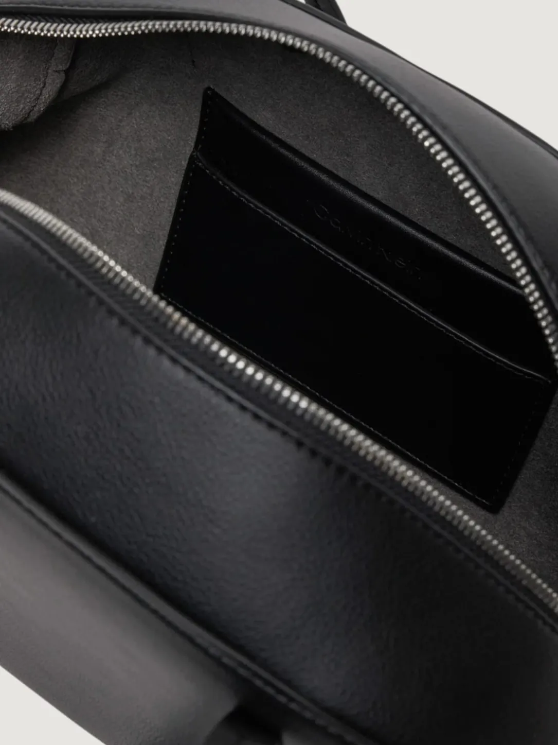 Borsa a spalla in pelle sintetica Calvin Klein