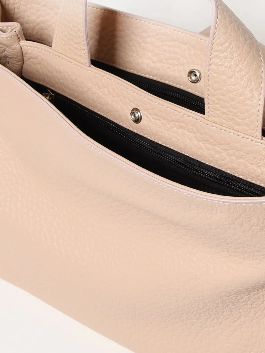 Borsa Vic Matiè in pelle martellata