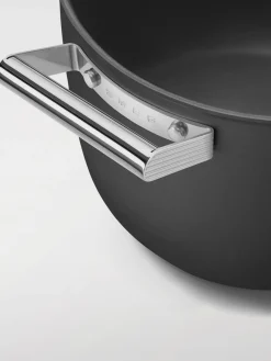 Casseruola Smeg in acciaio inossidabile e antiaderente