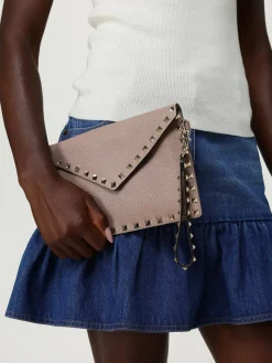 Clutch Rockstud Valentino Garavani in pelle a grana