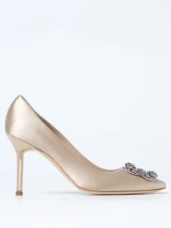 Décolleté Hangisi Manolo Blahnik in raso con fibbia gioiello