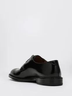 Derby Doucal's in pelle spazzolata