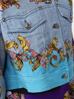 Giubbotto cropped Versace Jeans Couture in denim stampato