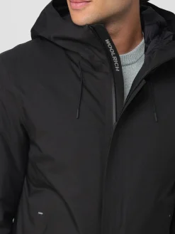 Giubbotto Woolrich in nylon con cappuccio