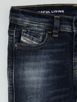 Jeans Diesel in denim di misto cotone