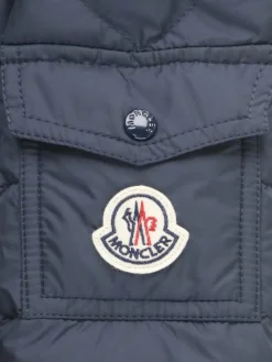 Piumino con cappuccio e logo Moncler