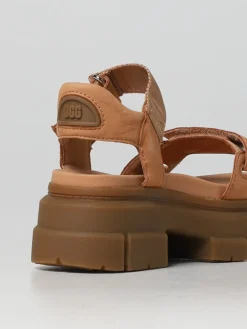 Sandalo Ashton UGG in nabuk