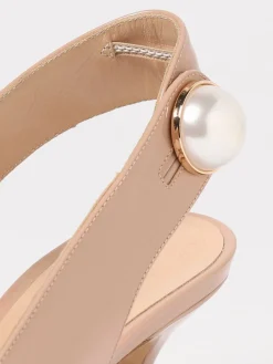 Slingback Tiffa Casadei in vernice con perla cabochon