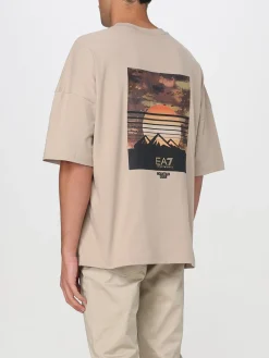 T-shirt in cotone con logo posteriore EA7